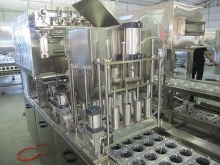 Κίνα 3 Monobloc αυτόματη μηχανή πλήρωσης νερού μηχανών πλήρωσης μπουκαλιών χυμού In1/μπουκαλιών της Pet προμηθευτής